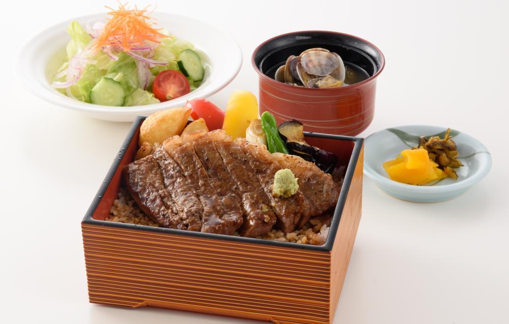 茨城県立国民宿舎「鵜の岬」レストランしおさいの紹介